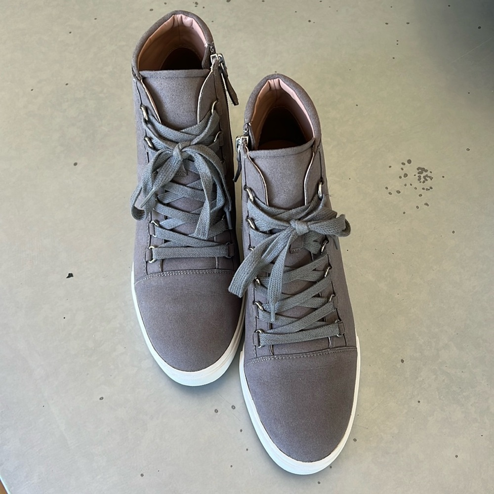 Gray Paolo wedge sneakers, size 8.5